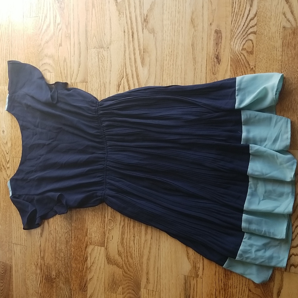 (S) PINK MARTINI Pleated V Neck Mini Dress Bicolor Party Casual Lightweight - Picture 10 of 10